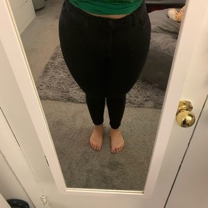 Torrid Sky High Premium Skinny Jean. Size 18R.